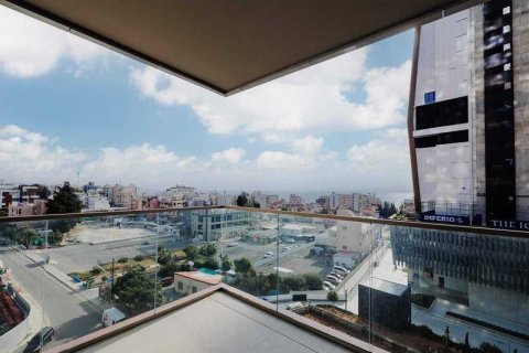 3 dormitorios Apartment en Germasogeia, Cyprus No. 32541 10