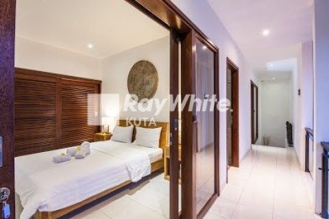 3 bedrooms Villa in Canggu, Indonesia No. 23493 9