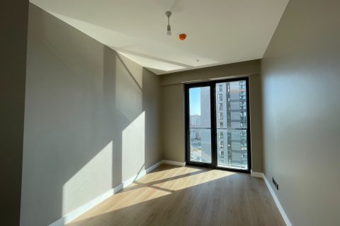 2+1 Apartment in Istanbul, Turkey No. 15015 2