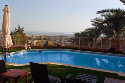 4 bedrooms Villa in Limassol, Cyprus No. 37009 20