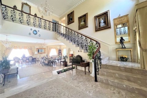 5 bedrooms Villa in Tala, Cyprus No. 37002 3