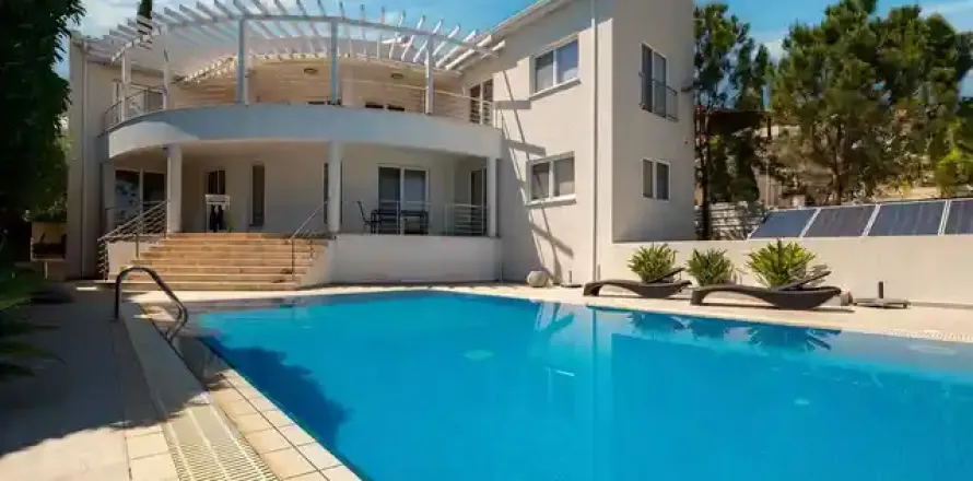 4 bedrooms Villa in Pegeia, Cyprus No. 45515