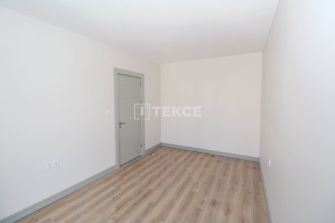 2+1 Apartment in Istanbul, Turkey No. 13391 10