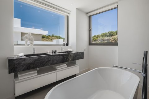 5 chambres Villa à El Paraiso, Spain No. 90640 23