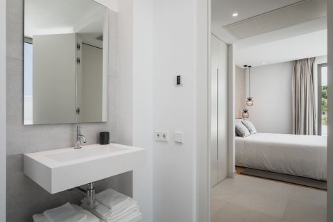 5 chambres Villa à El Paraiso, Spain No. 90640 26