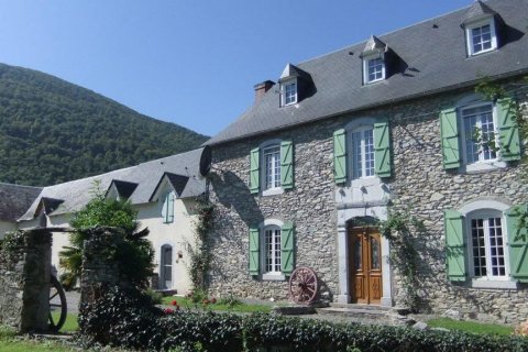 4 bedrooms Villa in Mazouau, France No. 69491 1