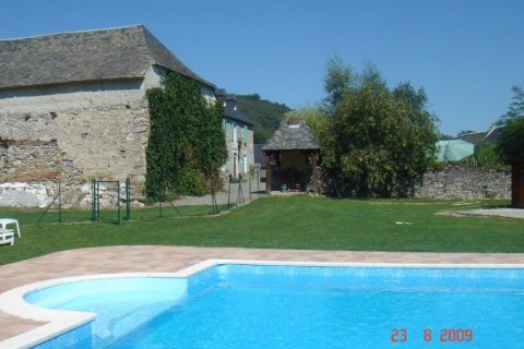 4 bedrooms Villa in Mazouau, France No. 69491 9