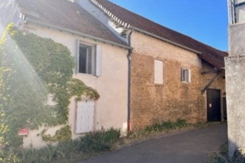 3 bedrooms House in Saint-Clement-sur-Guye, France No. 69485 8