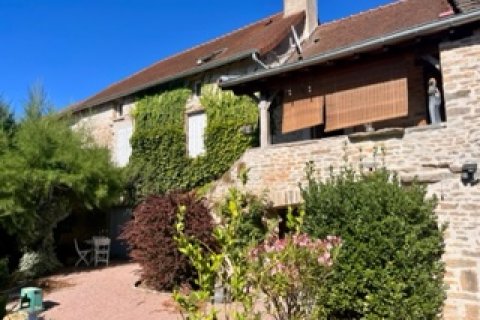 3 bedrooms House in Saint-Clement-sur-Guye, France No. 69485 1