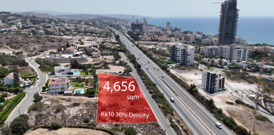 4656m² Land en Agios Tychonas, Cyprus No. 35892