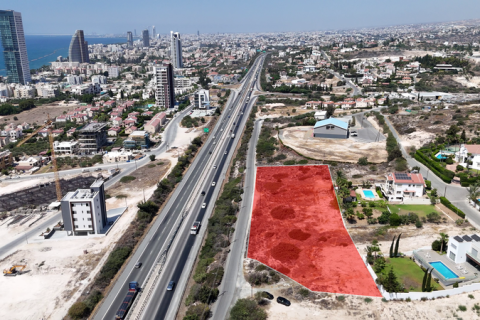 4656m² Land en Agios Tychonas, Cyprus No. 35892 10