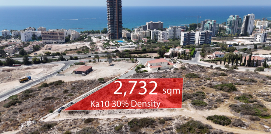 2732m² Land in Agios Tychonas, Cyprus No. 35894