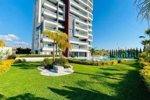 3 bedrooms Apartment in Mouttagiaka, Cyprus No. 35050 8