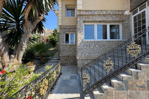 Вилла с 5 спальнями в Кампоамор, Испания №92300 14