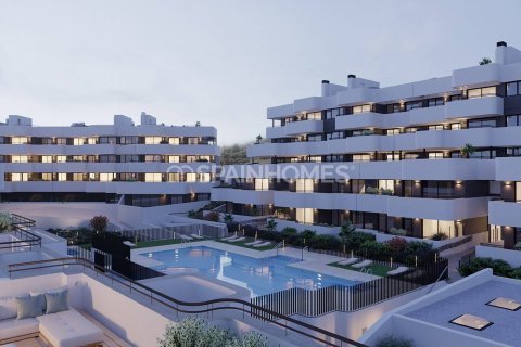 4 bedrooms Apartment in Estepona, Spain No. 61118 2