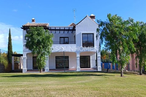 4 bedrooms Villa in Estepona, Spain No. 61119 1