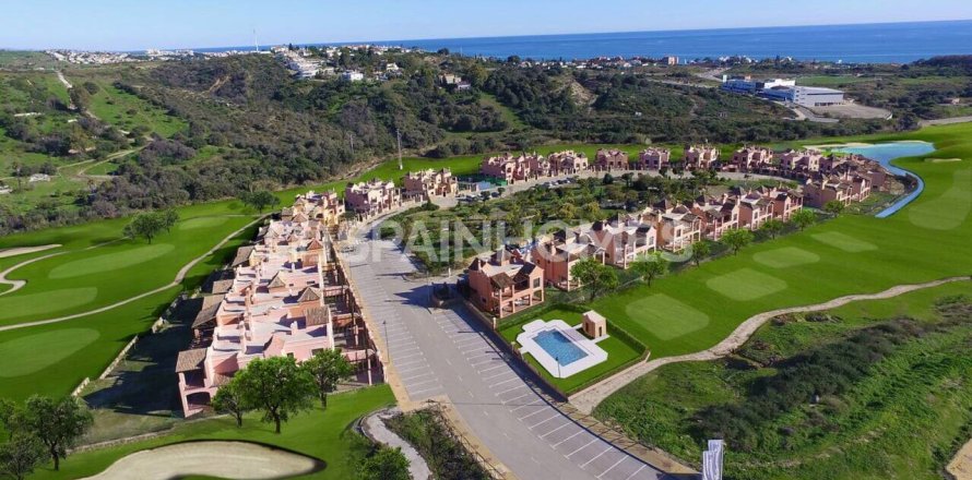 4 bedrooms Villa in Estepona, Spain No. 61119