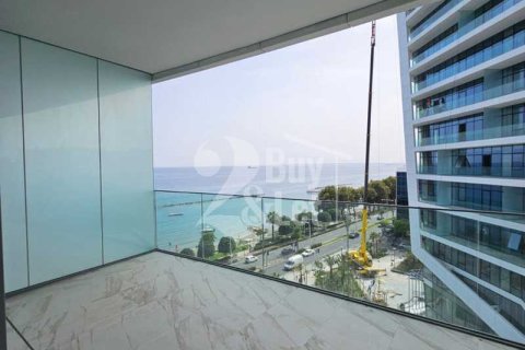 3 dormitorios Apartment en Limassol, Cyprus No. 63653 1