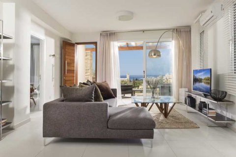 3 bedrooms Apartment in Chloraka, Cyprus No. 34086 8