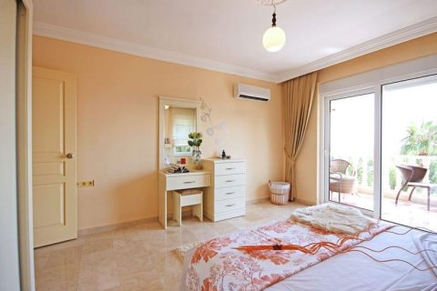 5 rooms Apartment in Demirtas, Turkey No. 20947 25