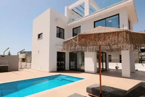 3 dormitorios House en Pernera, Cyprus No. 40341 1