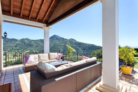 4 bedrooms House in Benahavis, Spain No. 25236 11