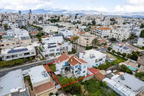 4 chambres House à Strovolos, Cyprus No. 31909 3