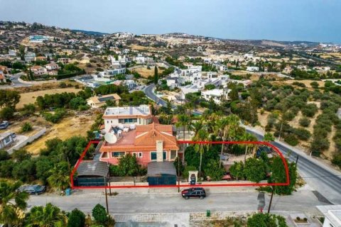 4 bedrooms House in Agios Tychonas, Cyprus No. 62771 1