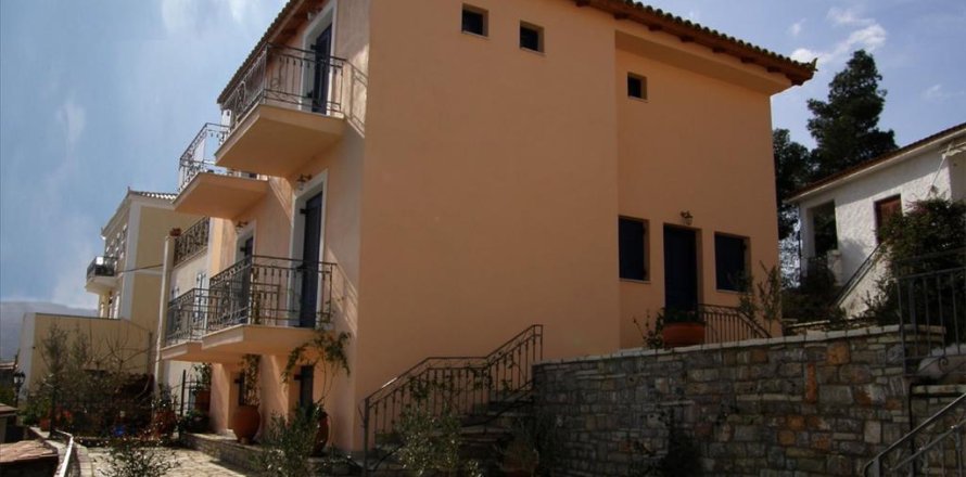 4 bedrooms House in Phocis, Greece No. 57562