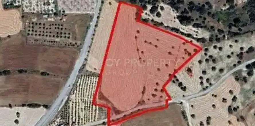 19594m² Land in Anglisides, Cyprus No. 41853