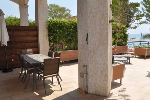 3 bedrooms Apartment in Germasogeia, Cyprus No. 63958 6