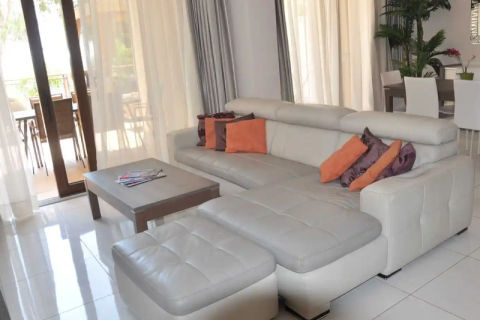 3 bedrooms Apartment in Germasogeia, Cyprus No. 63958 3