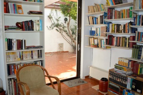 3 bedrooms Villa in Athens, Greece No. 50464 12