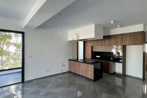 3 bedrooms Apartment in Limassol, Cyprus No. 34560 1