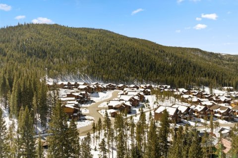 Land in Keystone, USA No. 62338 8