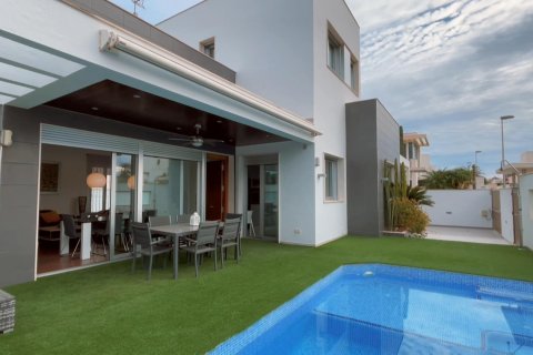 3 bedrooms Villa in Mil Palmeras, Spain No. 26988 3