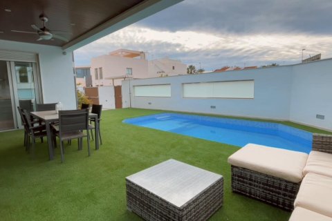 3 dormitorios Villa en Mil Palmeras, Spain No. 26988 4