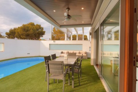 3 dormitorios Villa en Mil Palmeras, Spain No. 26988 10