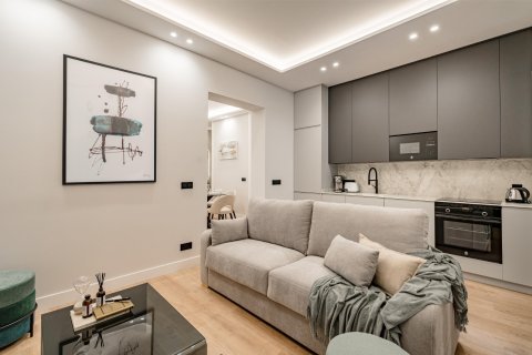 3 dormitorios Apartment en Madrid, Spain No. 26918 1