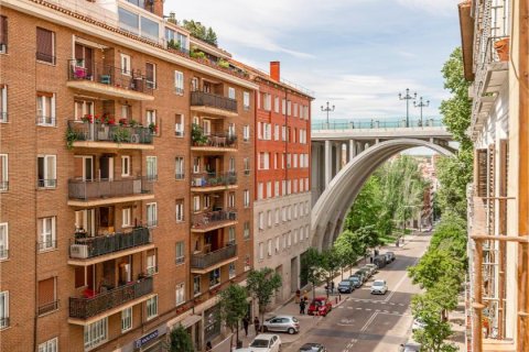 3 chambres Appartement à Madrid, Spain No. 26928 9