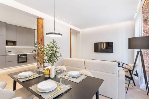 3 dormitorios Apartment en Madrid, Spain No. 26917 2