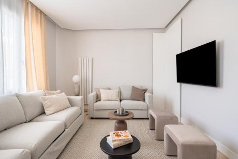 4 dormitorios Apartment en Madrid, Spain No. 26929 3