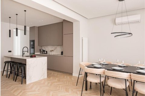 4 dormitorios Apartment en Madrid, Spain No. 26929 9