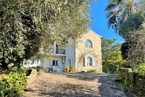 450m² House à Corfu, Greece No. 55739 1