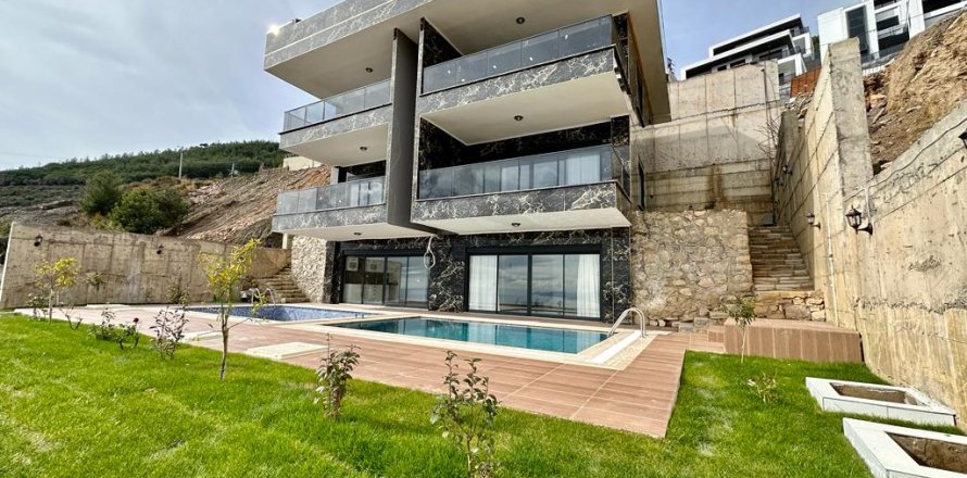 4+1 Villa en Tepe, Turkey No. 12636