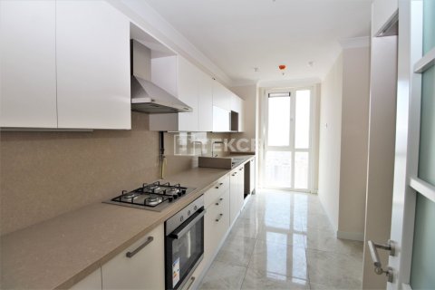 2+1 Apartment in Istanbul, Turkey No. 12694 14