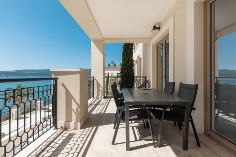 1 dormitorio Apartment en Tivat, Montenegro No. 66917 4