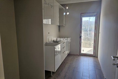 3+1 Apartment en Istanbul, Turkey No. 17013 7