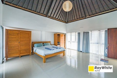 5 bedrooms Villa in Jimbaran, Indonesia No. 23324 10