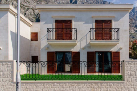 3 bedrooms House in Kotor, Montenegro No. 66885 19